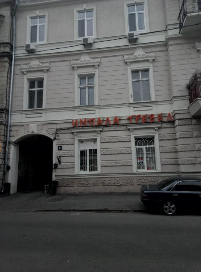 White Door Apartments Mansard Heart Of Odessa 2 Eksteriør bilde